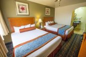 Beachwalker Inn And Suites
